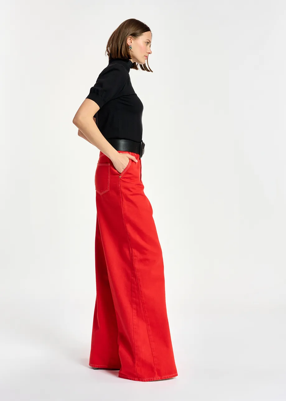 Black short-sleeved sweater with stand-up collar