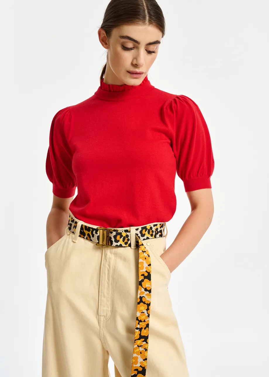 Red short-sleeved sweater with stand-up collar