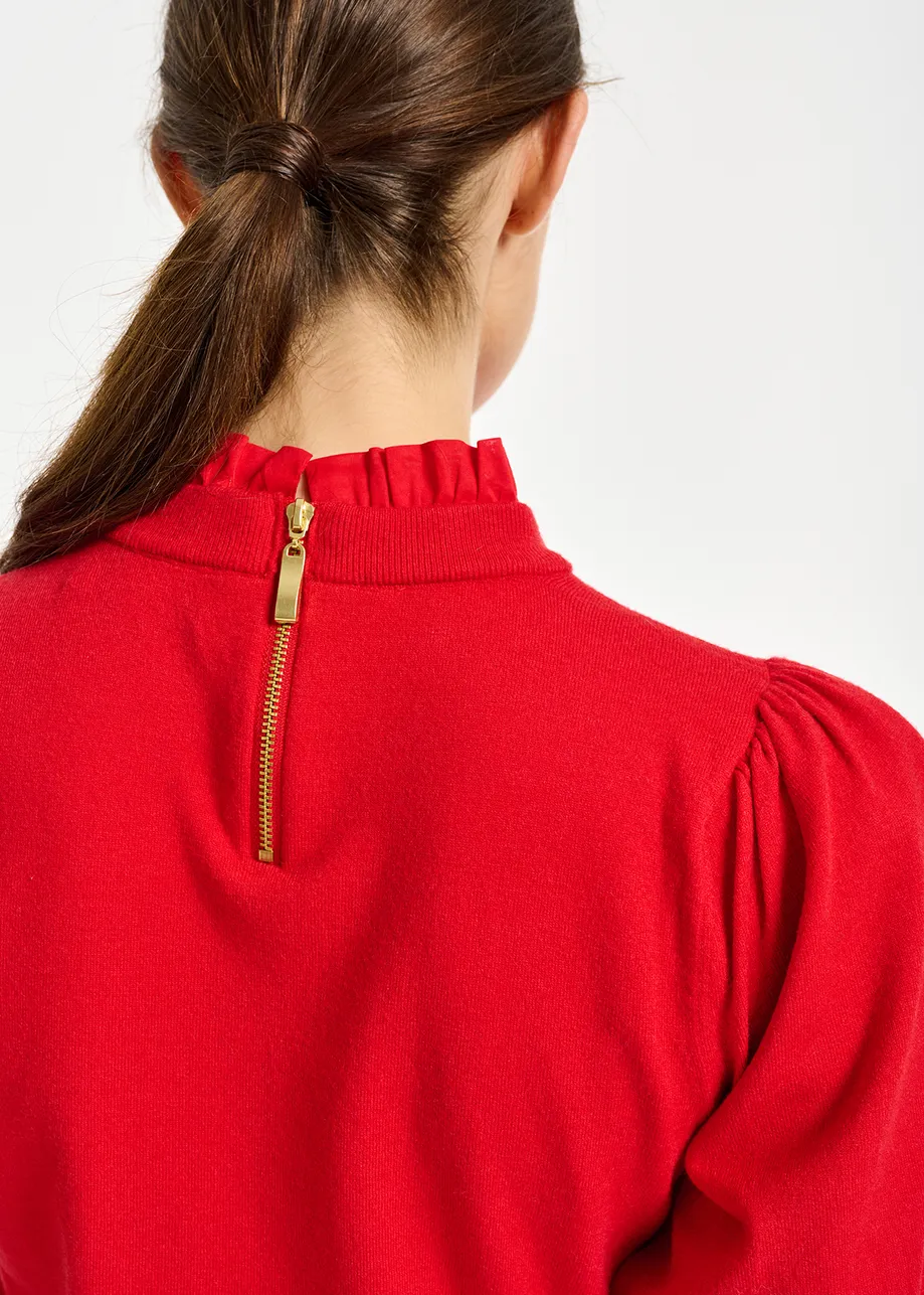 Red short-sleeved sweater with stand-up collar