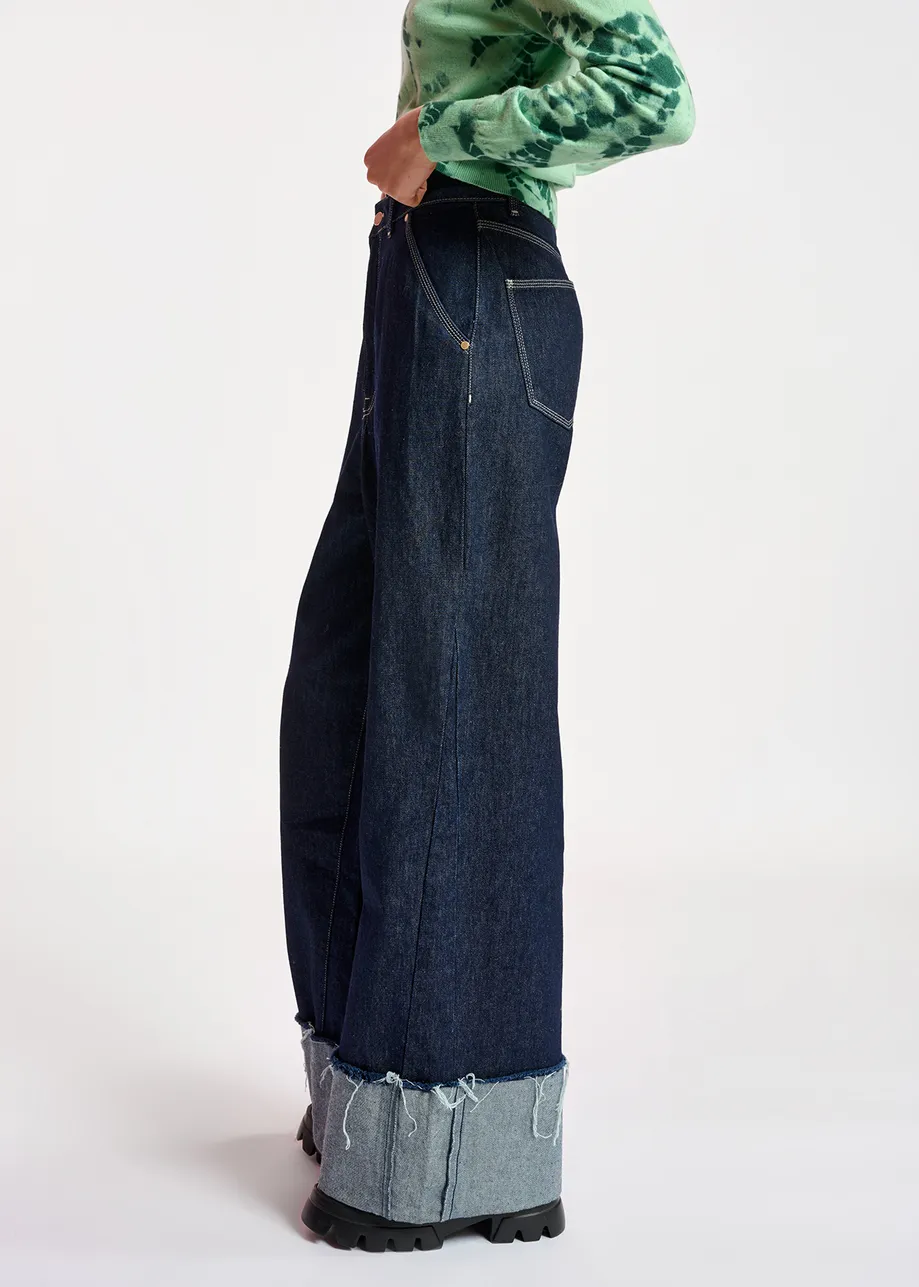 Dark blue turn-up hem jeans