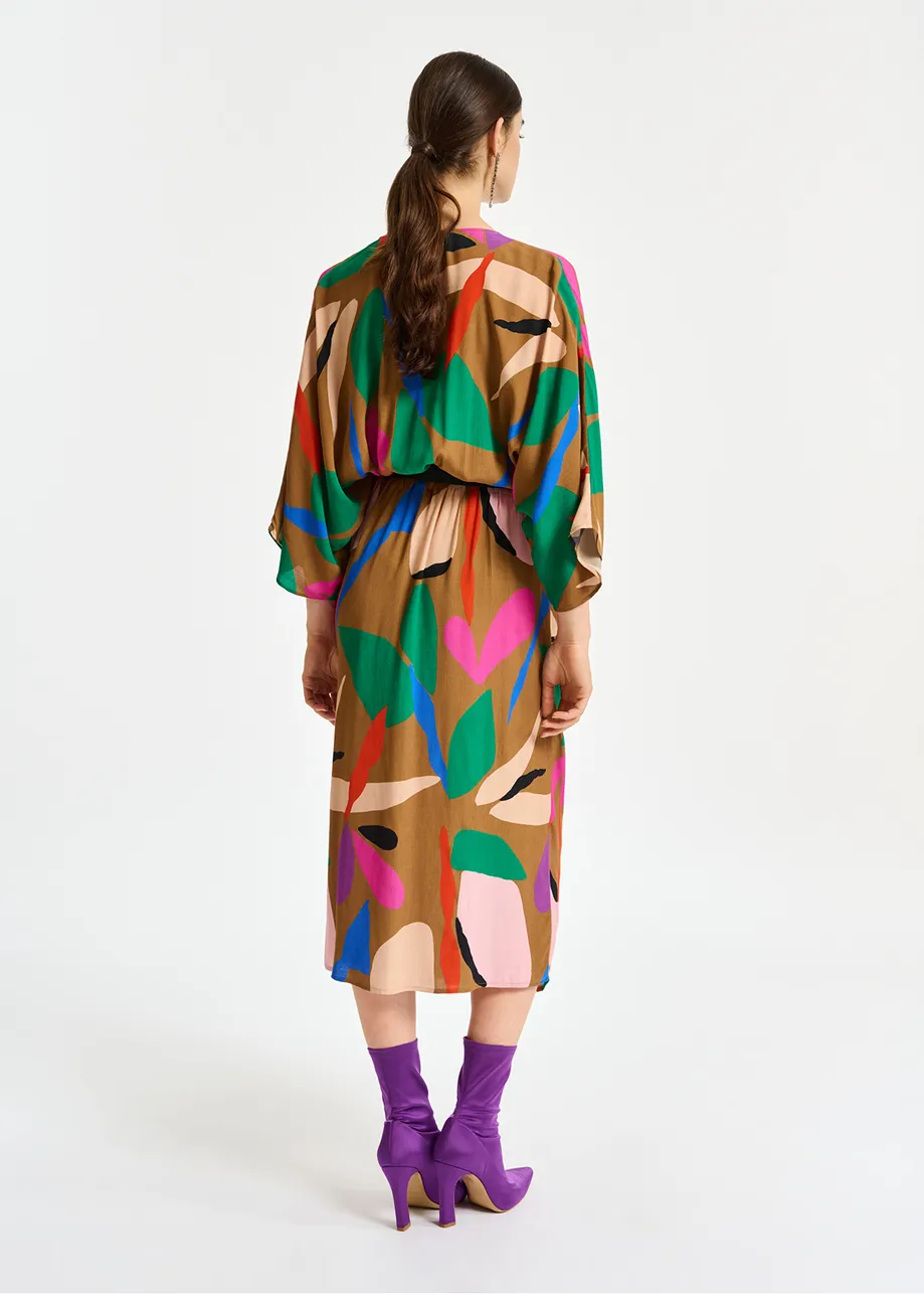 Camel kimono dress with graphic print