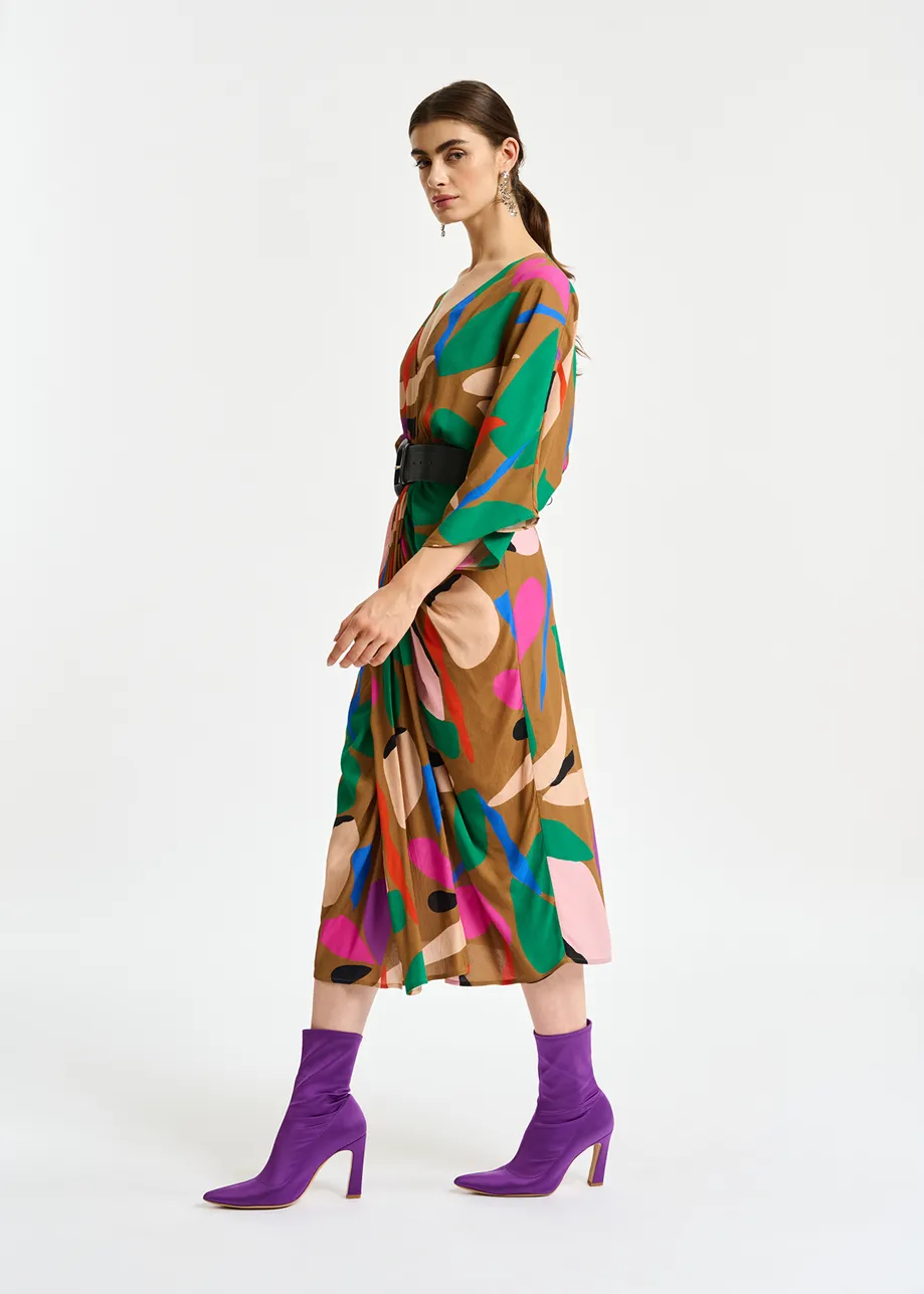 Camel kimono dress with graphic print