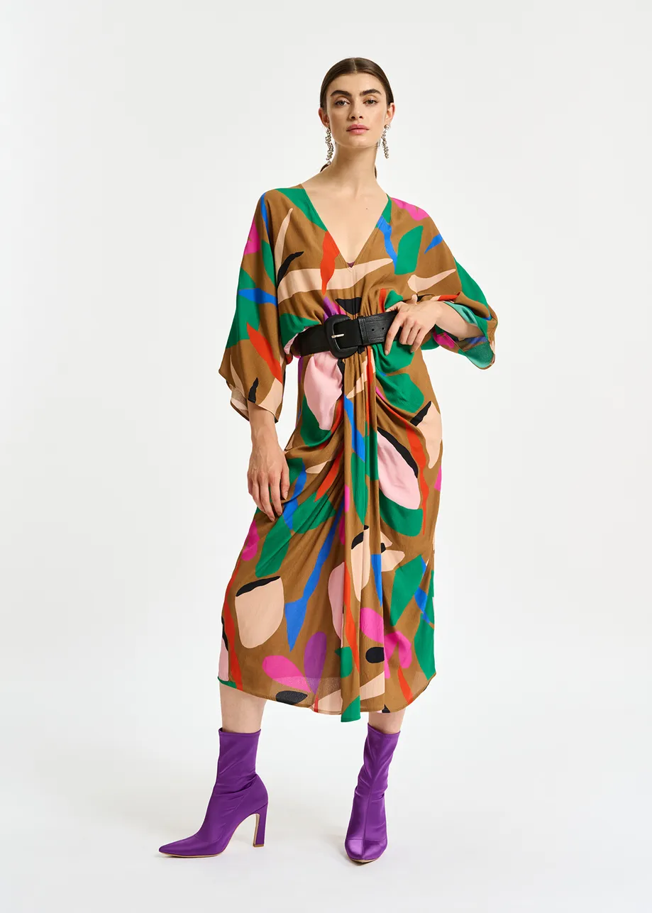 Camel kimono dress with graphic print