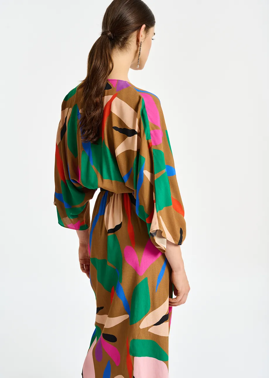 Camel kimono dress with graphic print