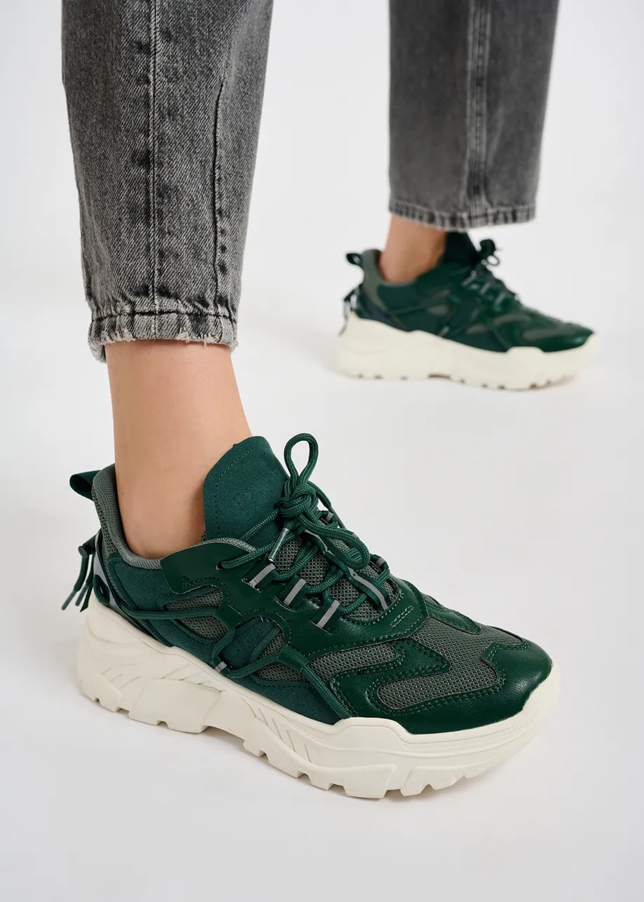 Baskets vert foncé avec grosse semelle blanche