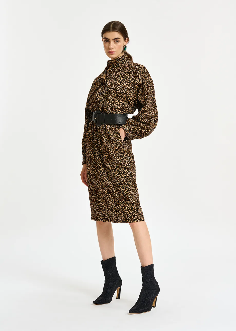 Jacquard knee-length dress with leopard motif