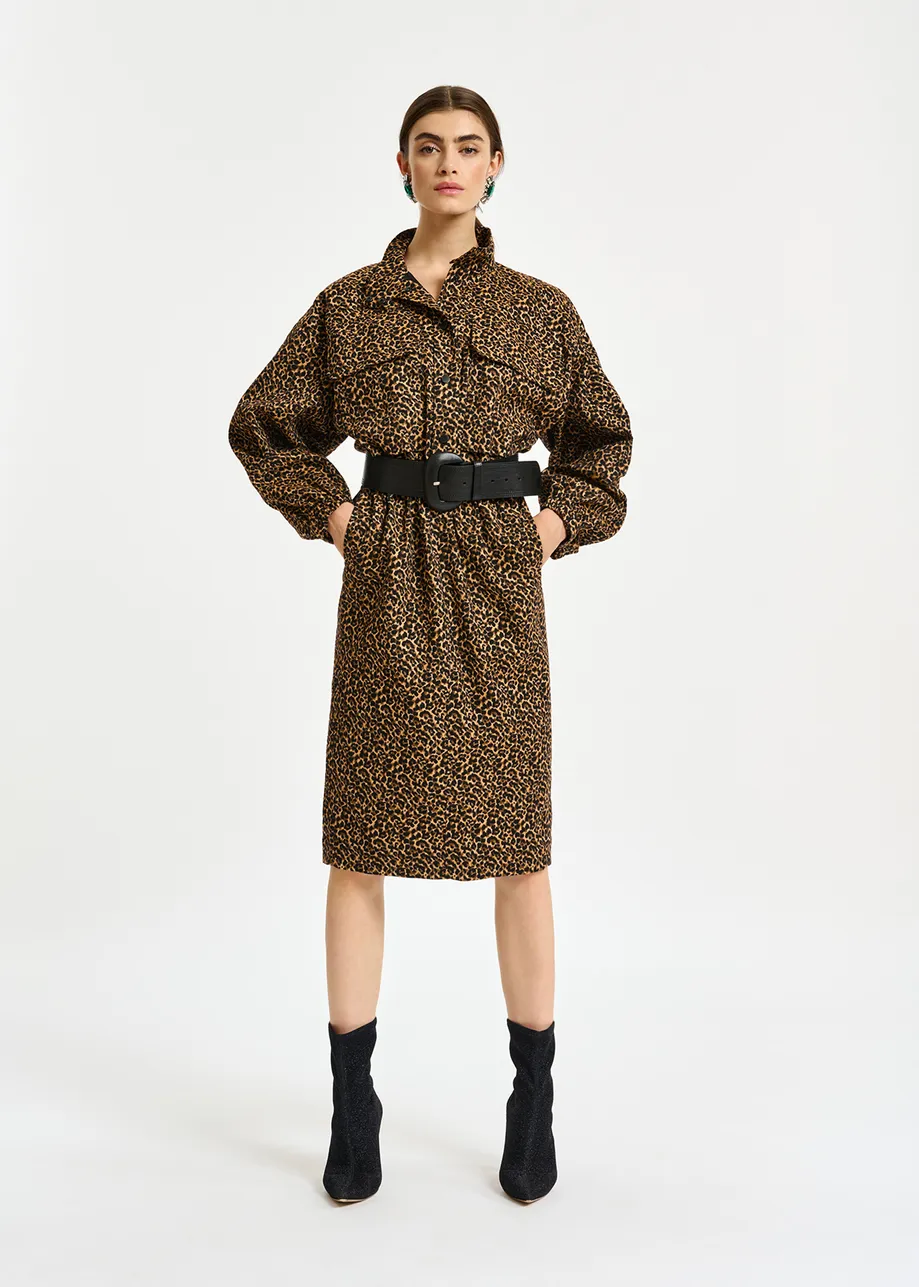 Jacquard knee-length dress with leopard motif