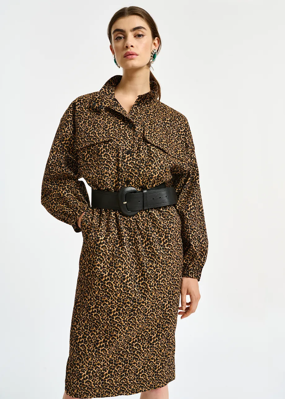 Jacquard knee-length dress with leopard motif