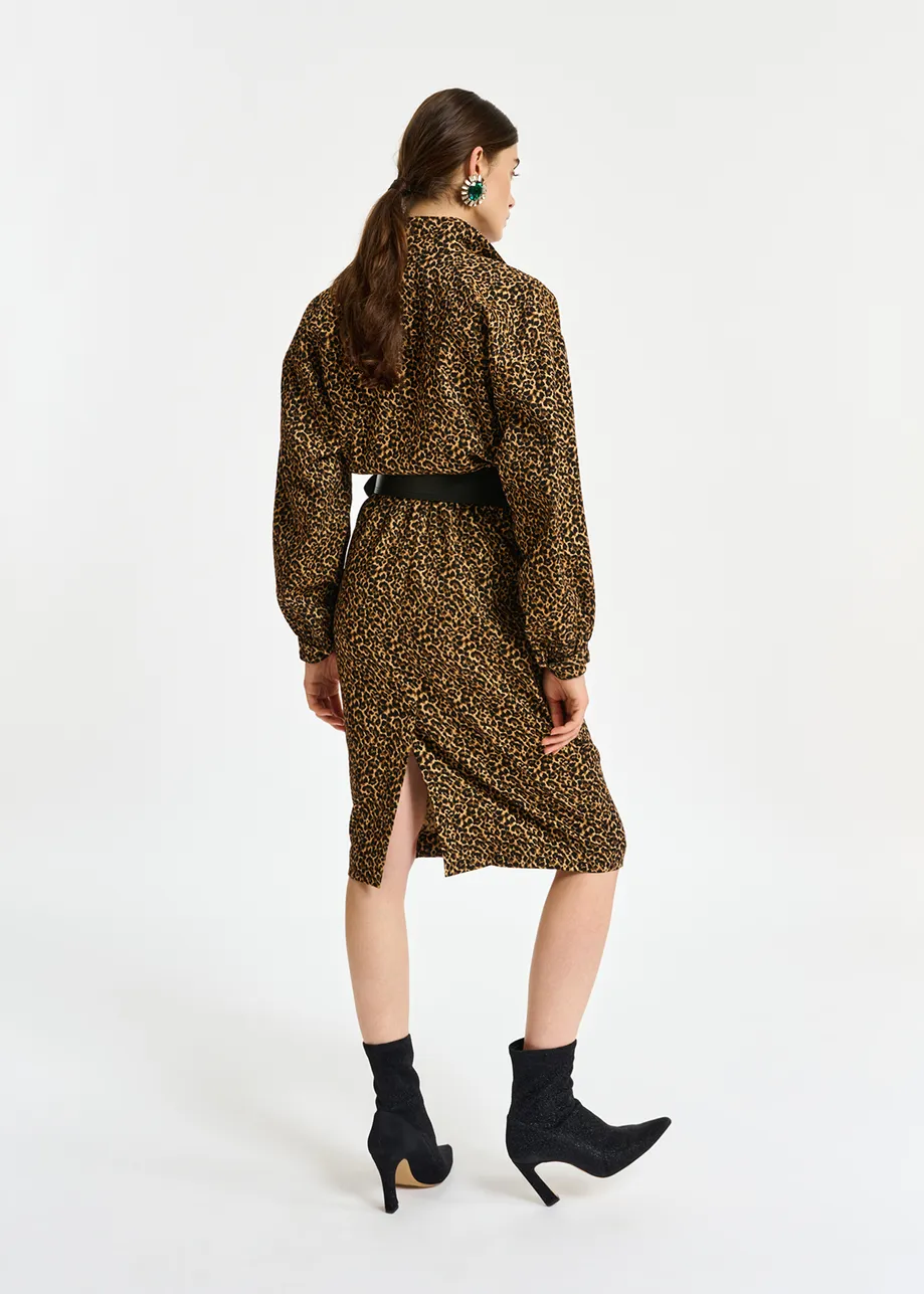Jacquard knee-length dress with leopard motif