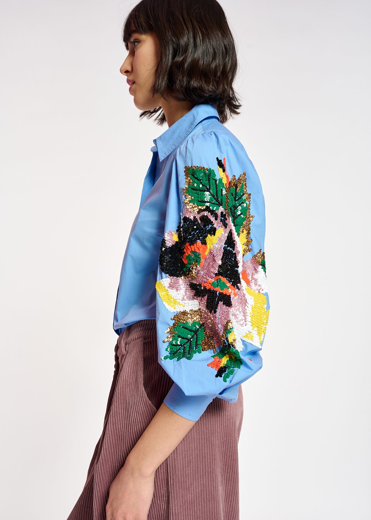 Blue cotton embroidered puffed-sleeve shirt