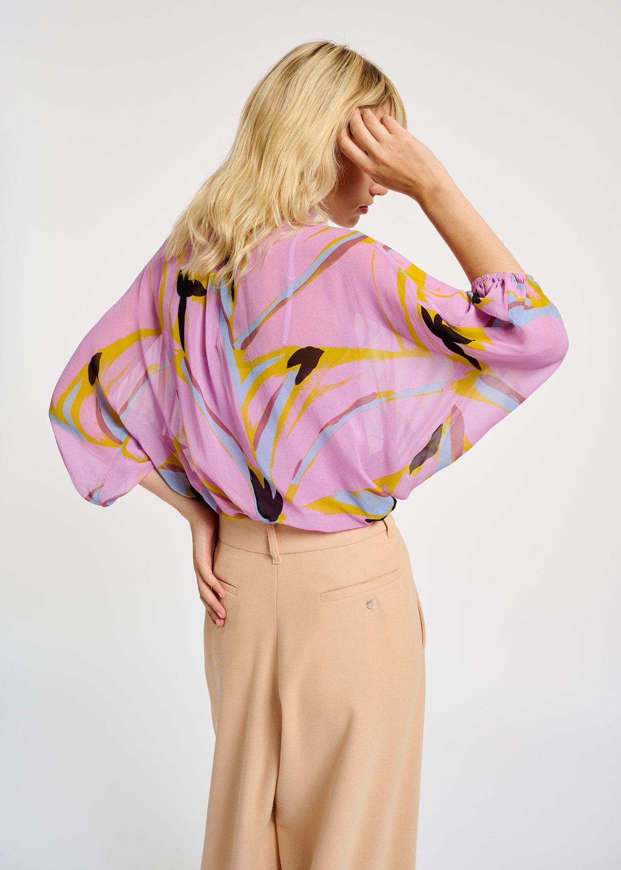 Lilac abstract-print top with puffed sleeves