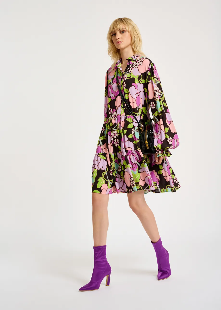 Zwarte midi-jurk met volants en bloemen