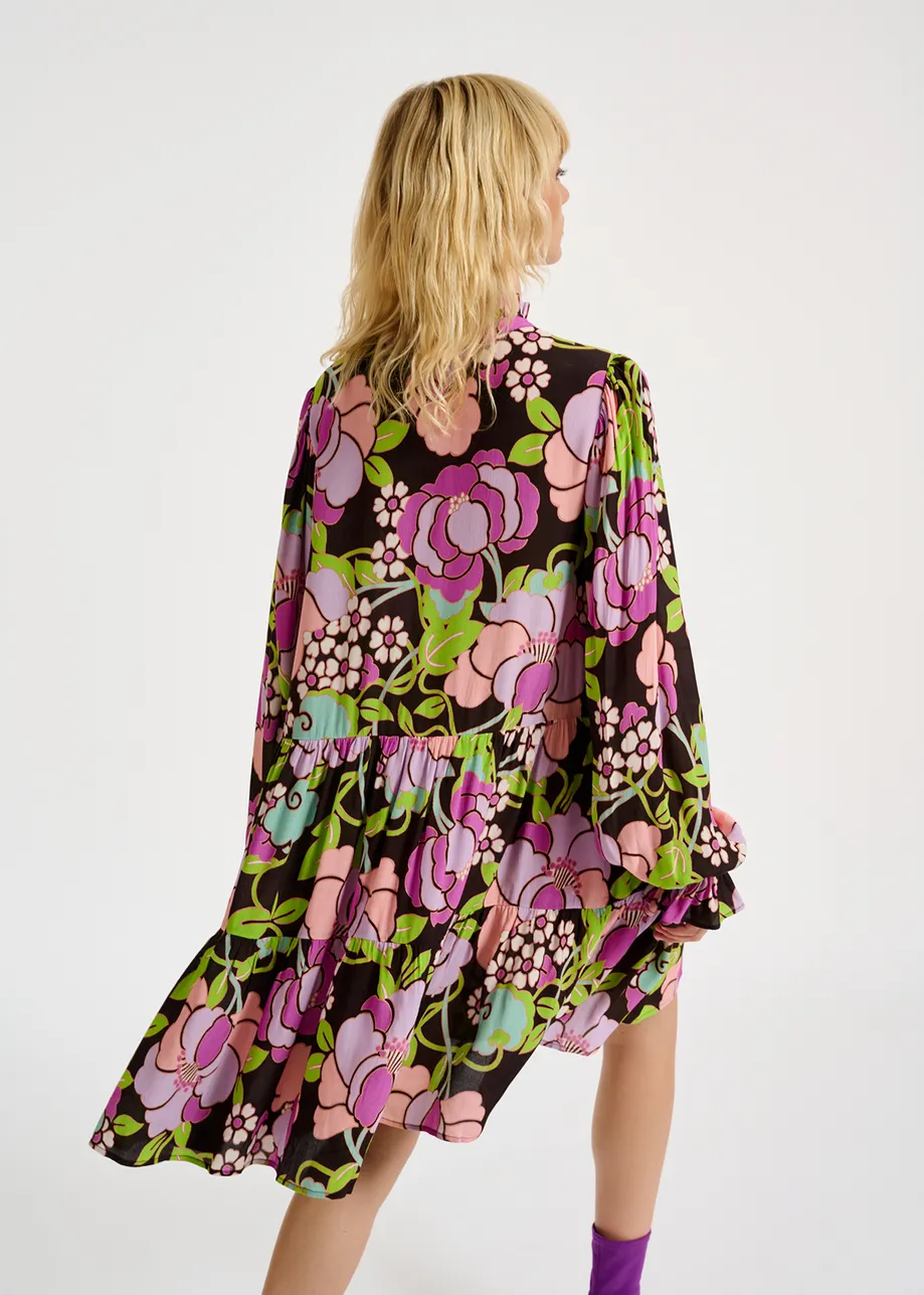 Zwarte midi-jurk met volants en bloemen