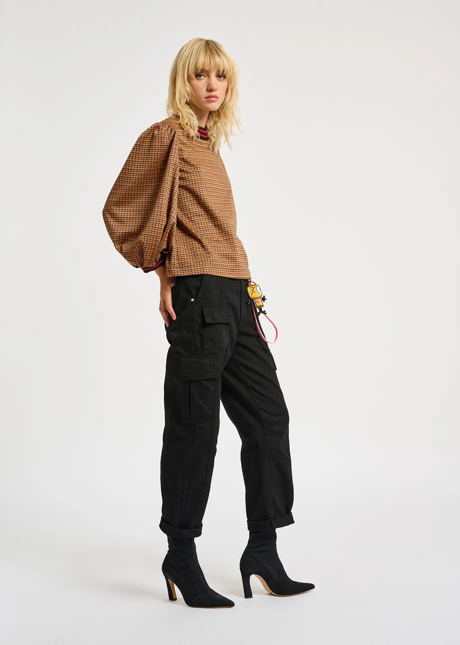 Brown and orange houndstooth motif puffed-sleeves top