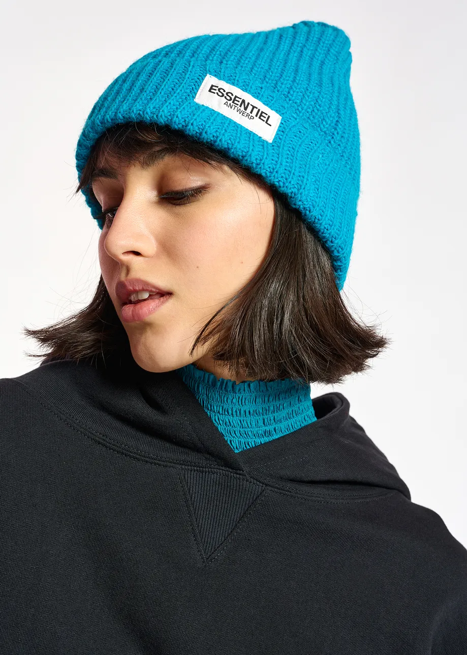 Blue ribbed beanie with logo