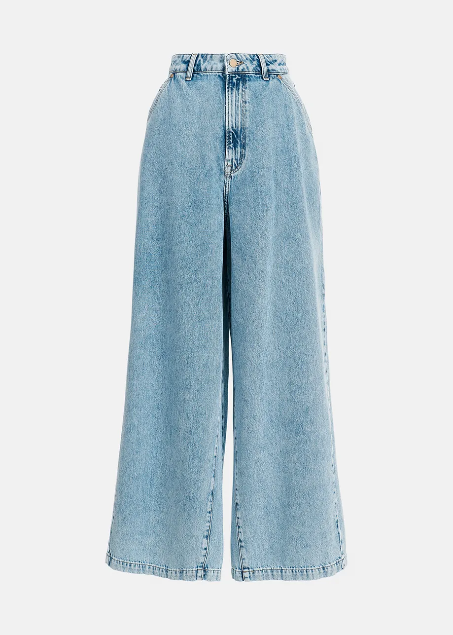 Wide-leg blue jeans