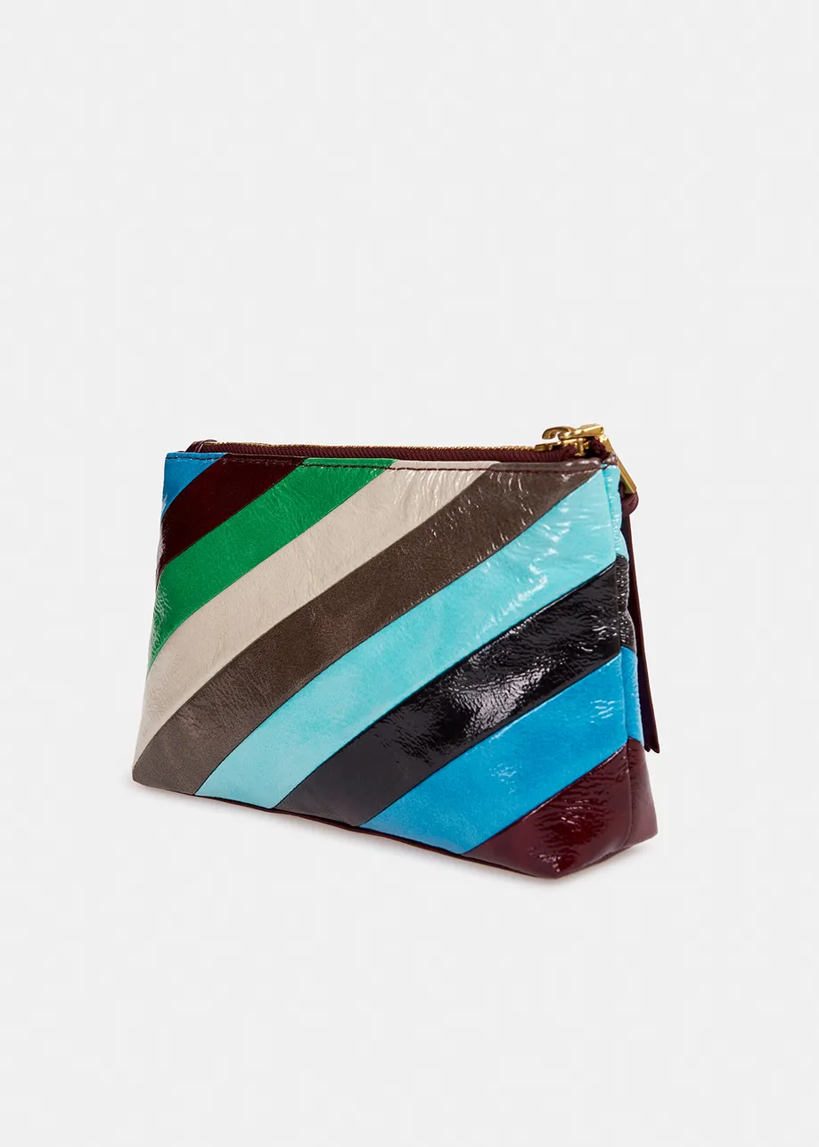 Glanzende clutch met blauwe, groene en kastanjebruine strepen