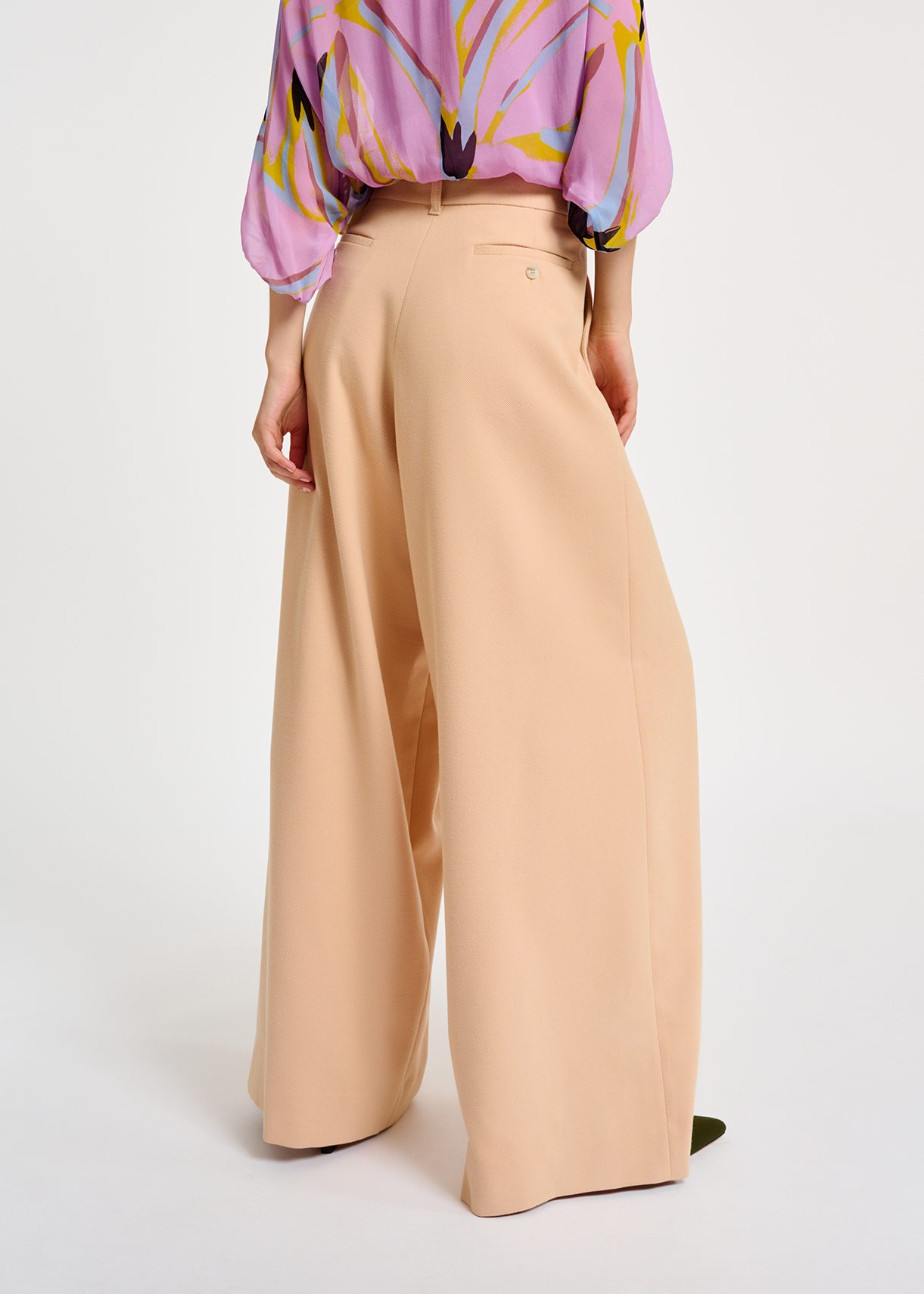 Ecru wide-leg pants