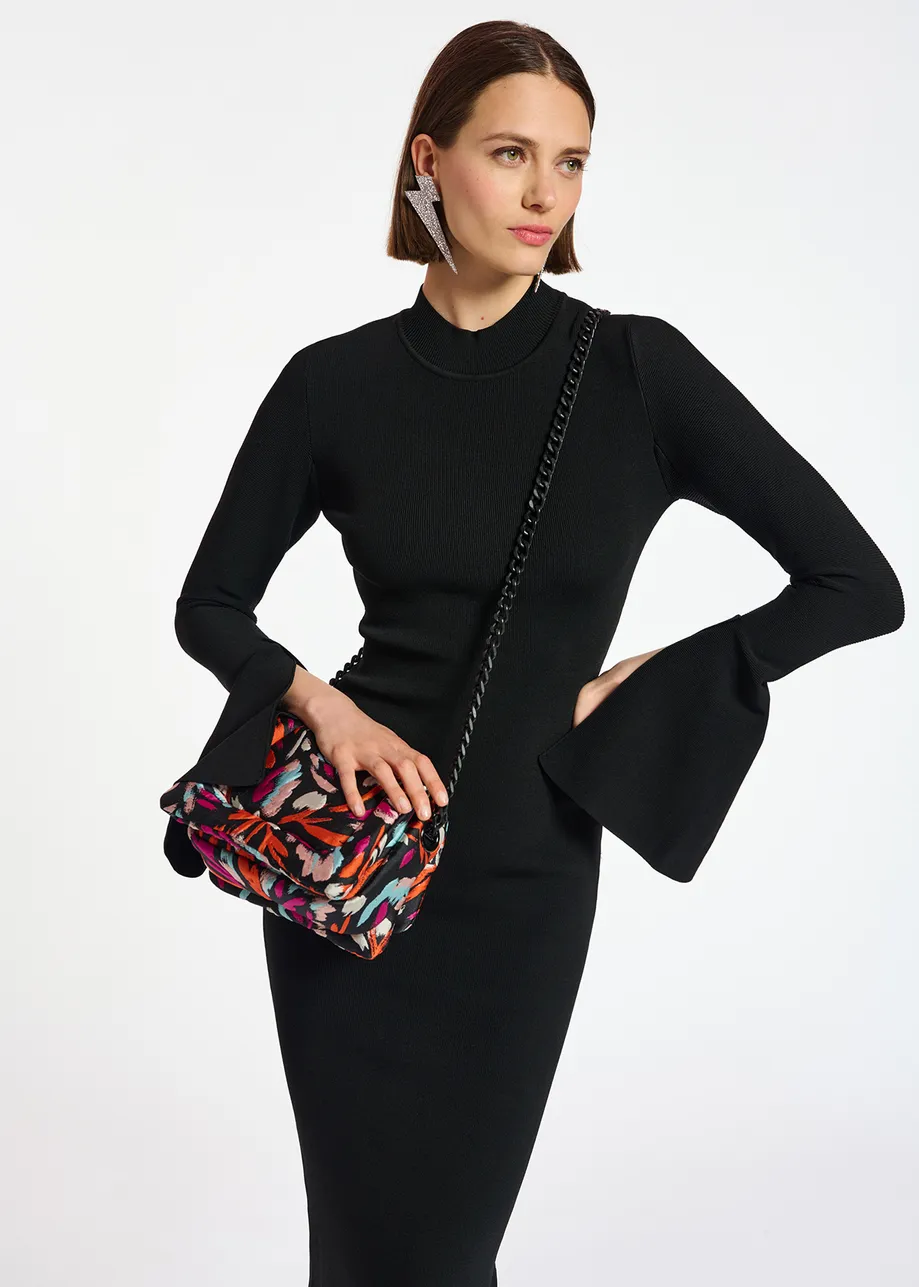 Robe midi en maille noire avec manches en trompette
