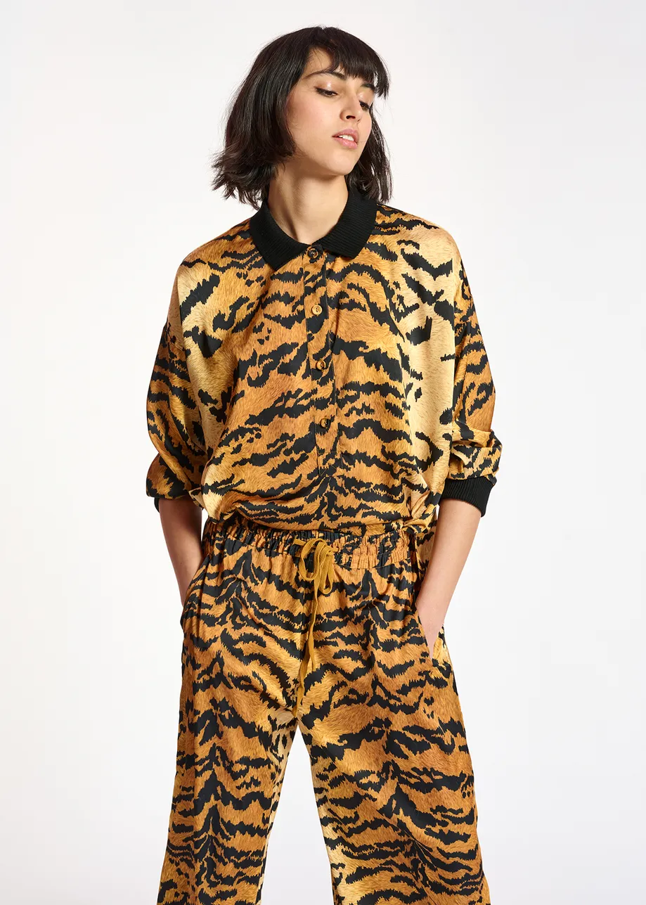 Brown oversized top with tiger print