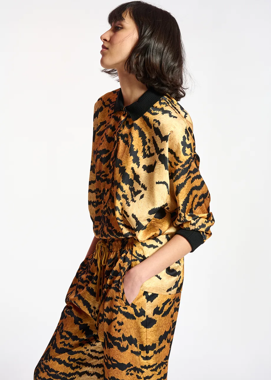 Brown oversized top with tiger print