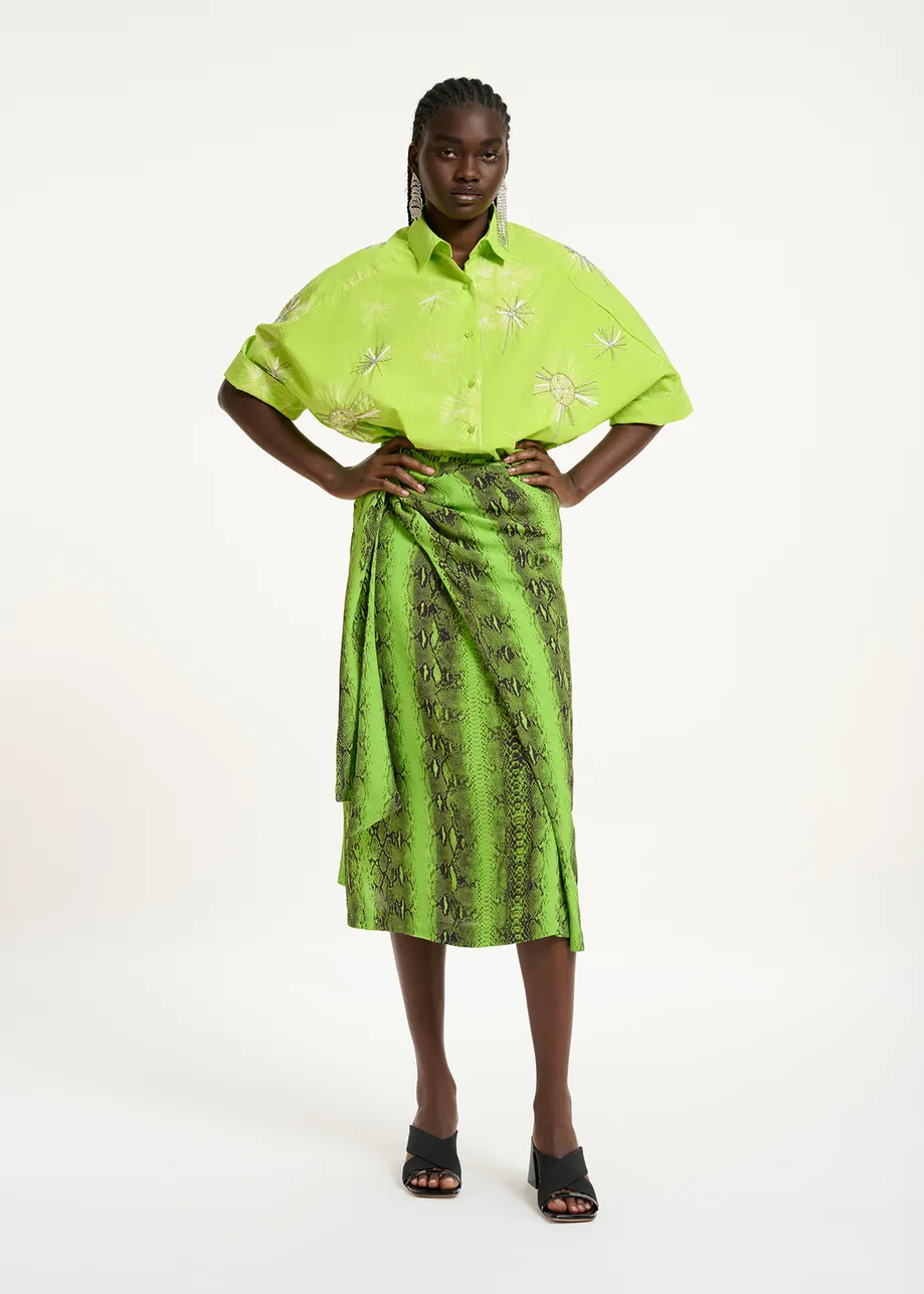 Chemise en coton vert citron avec broderies
