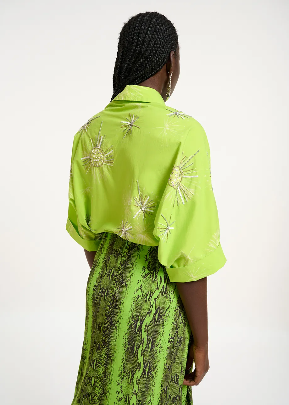 Chemise en coton vert citron avec broderies