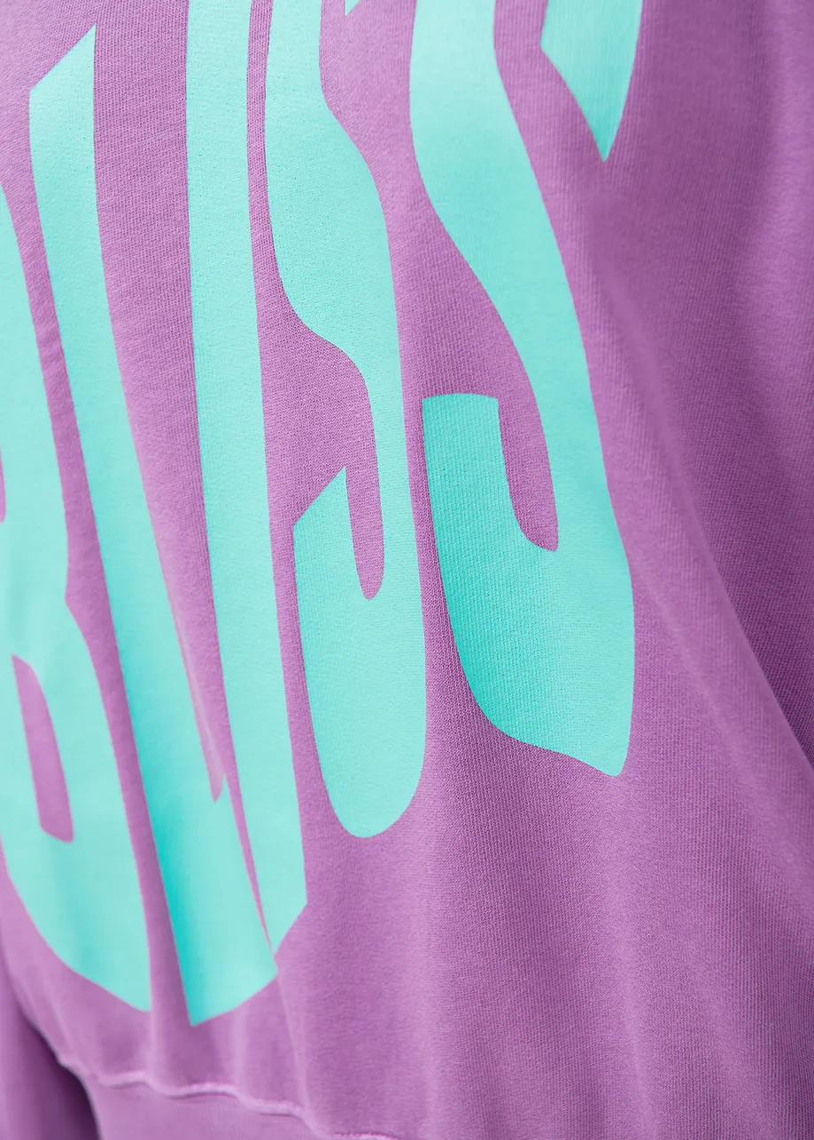 Paarse biokatoenen sweater met tekst