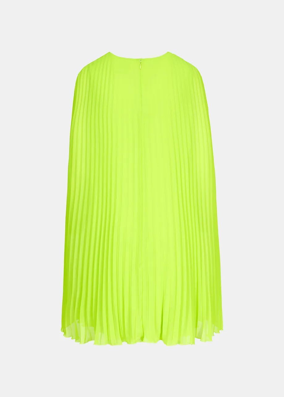 Fluogele geplisseerde mini-jurk met cape