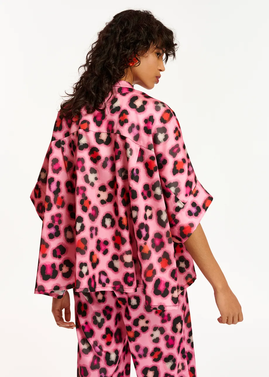 Rosa Oversized Hemd mit buntem Leopardenprint