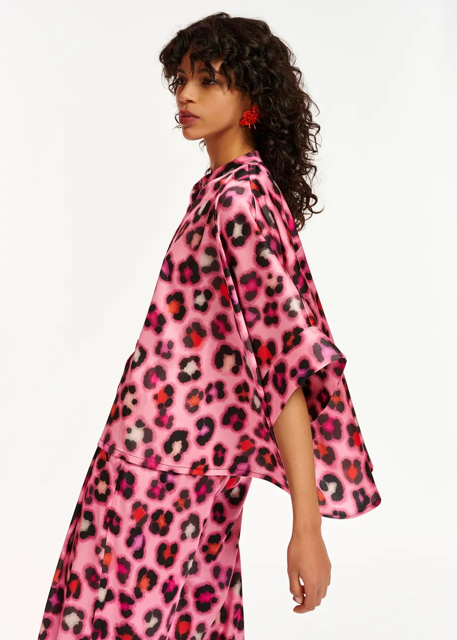 Rosa Oversized Hemd mit buntem Leopardenprint