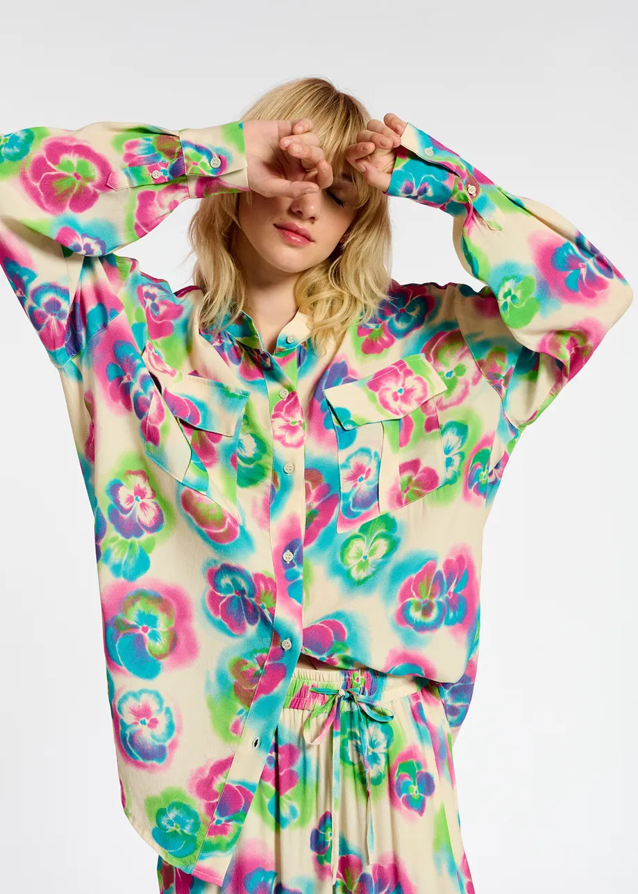 Multicolor oversized shirt with floral print