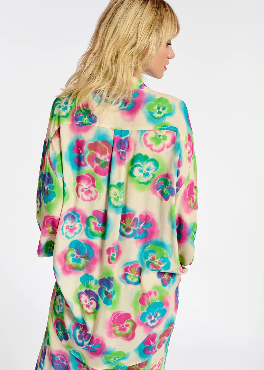 Multicolor oversized shirt with floral print