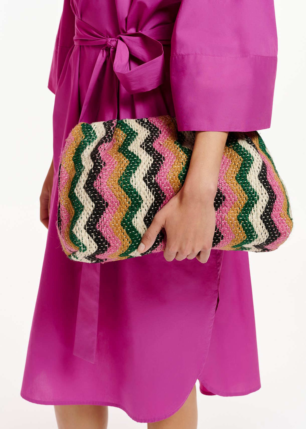 Multicolor pouch with zig zag pattern