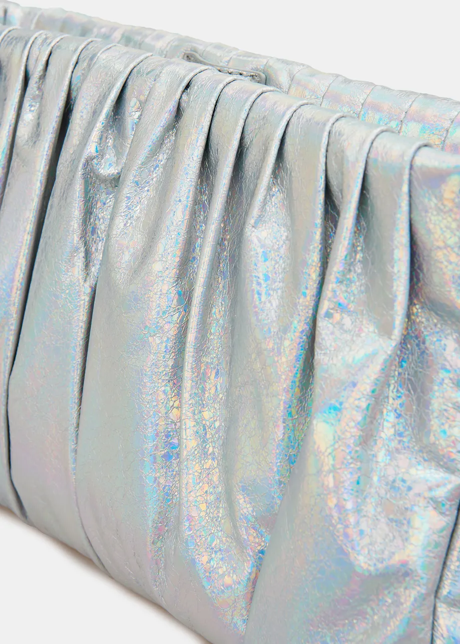 Middelgrote pouch in metallic zilver