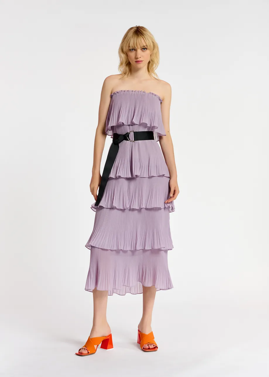 Robe lilas à volants avec ceinture en toile noire