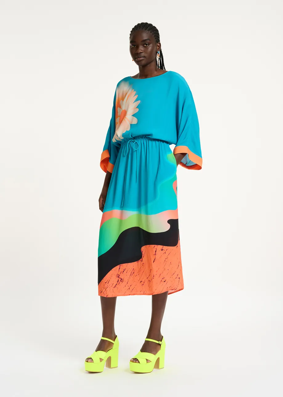 Blauwe midi-jurk met kleurrijke print