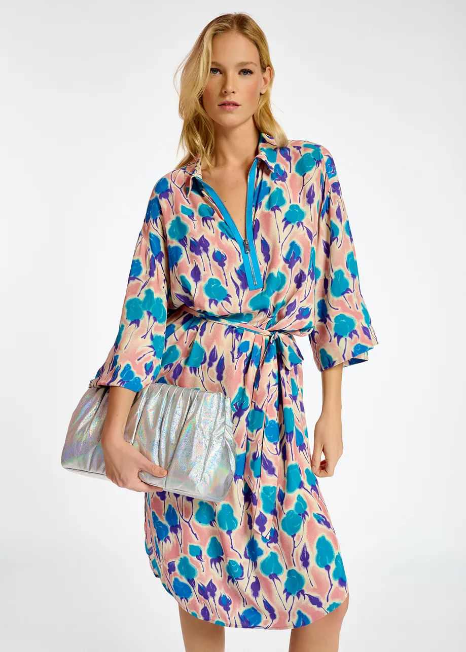 Midi-jurk met lichtroze, blauwe en paarse bloemenprint
