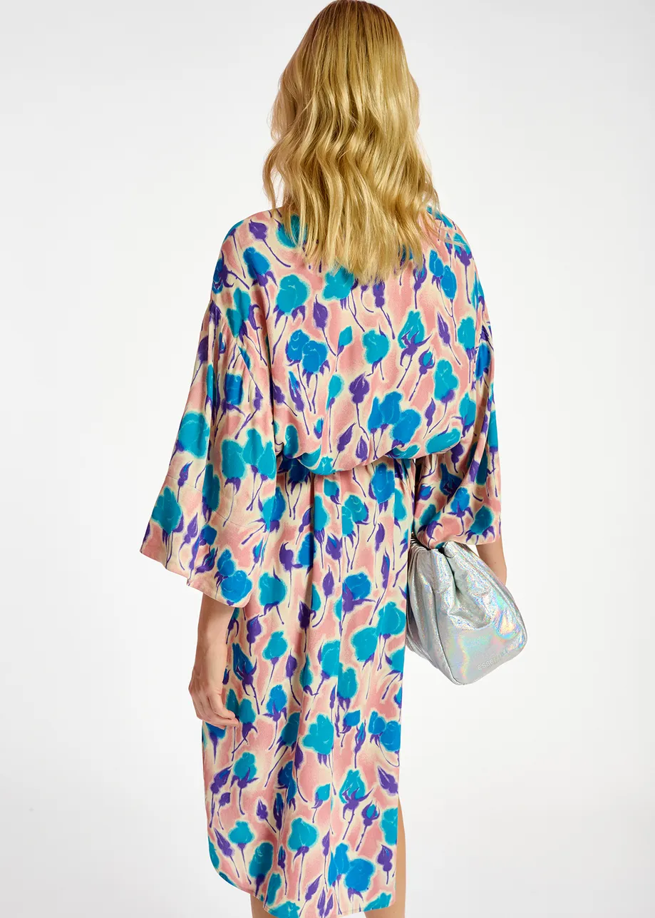 Midi-jurk met lichtroze, blauwe en paarse bloemenprint