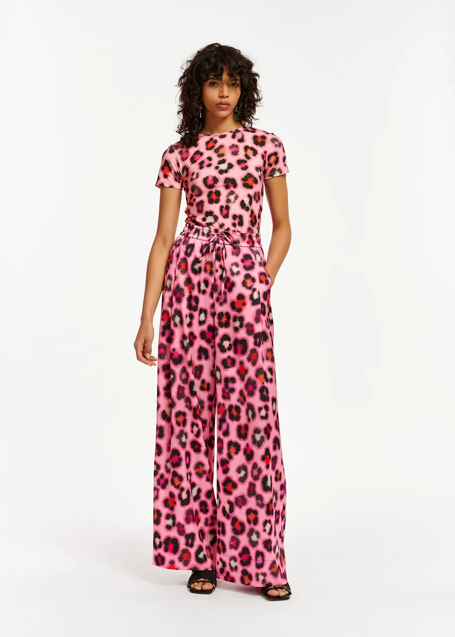 Roze brede broek met kleurrijke luipaardprint