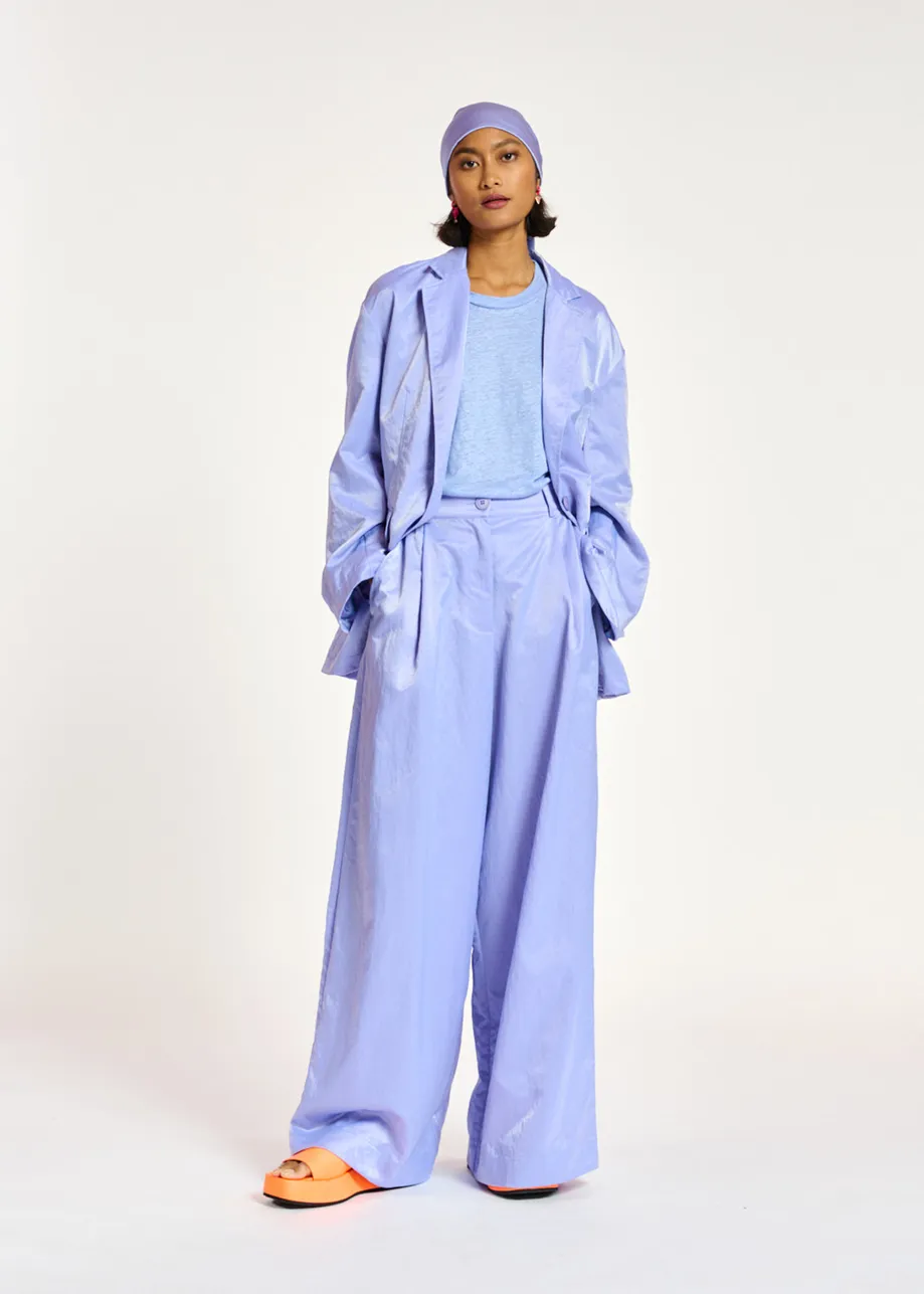 Light blue single-breasted satin blazer