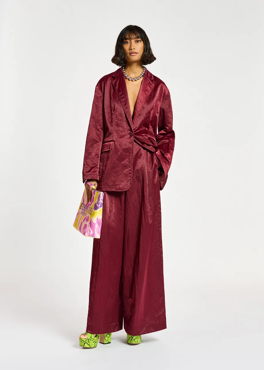 Burgundy single-breasted satin blazer