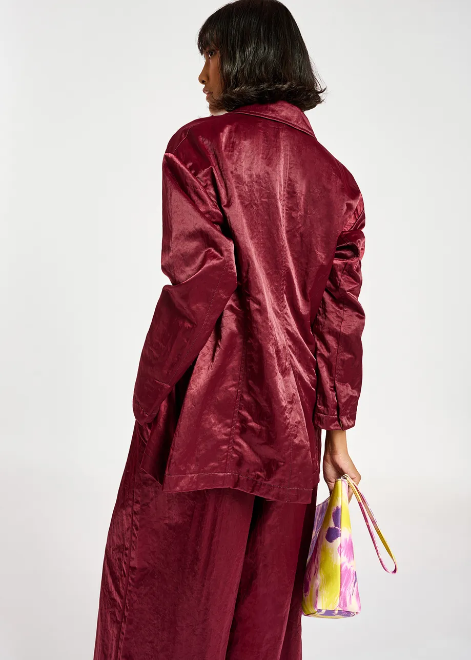 Burgundy single-breasted satin blazer