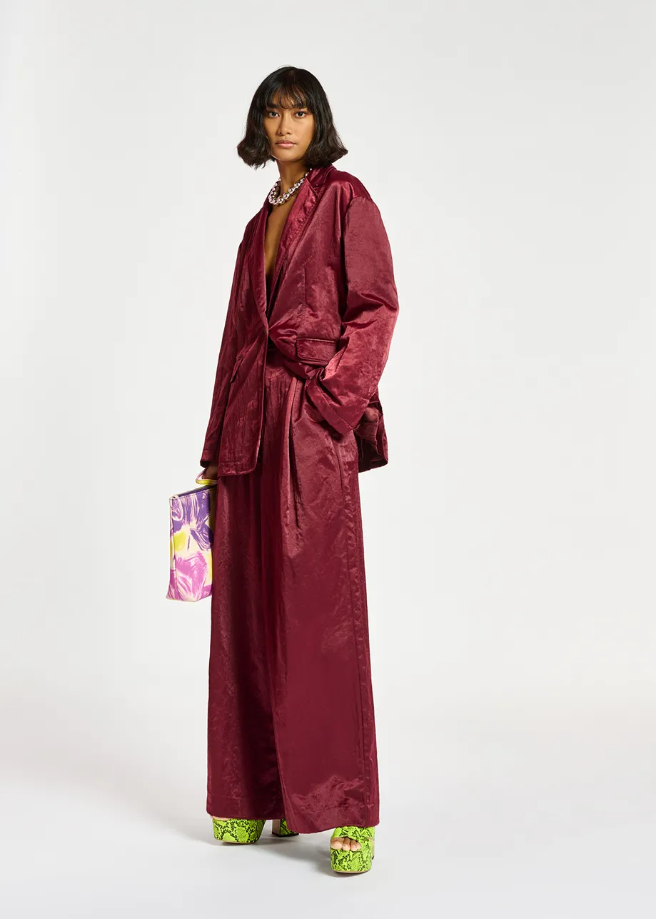 Burgundy single-breasted satin blazer