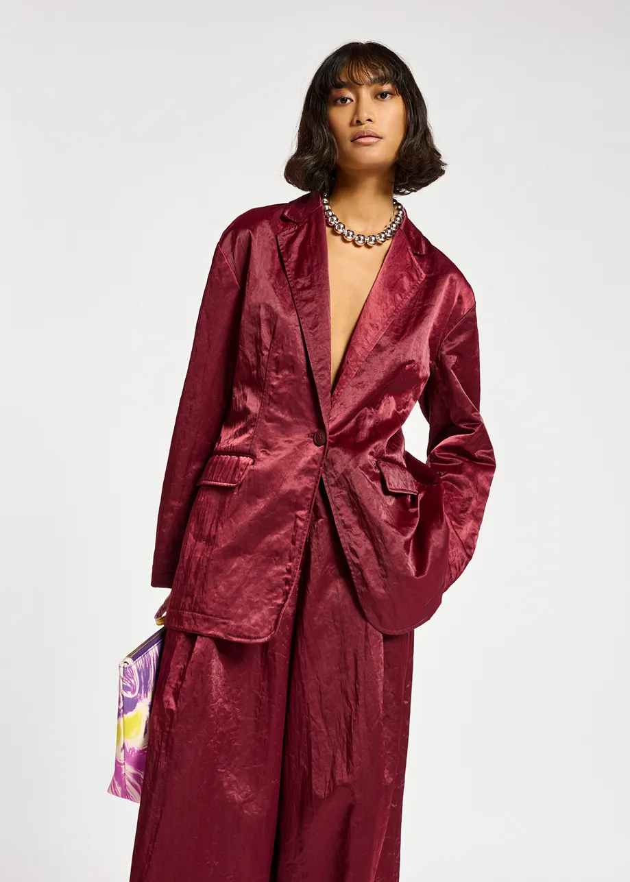 Burgundy single-breasted satin blazer