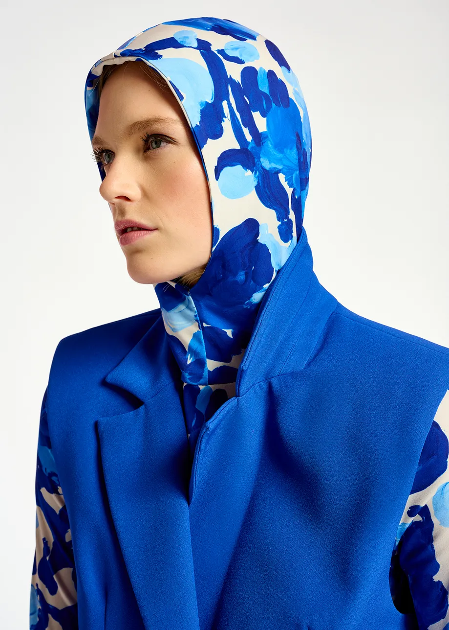 White and blue floral print hooded top