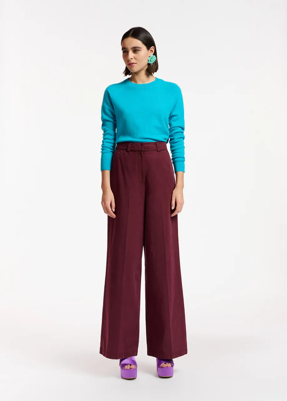 Pantalon bordeaux aux jambes droites