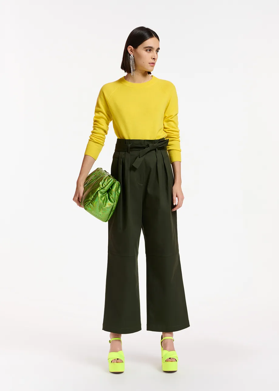 Pantalon droit vert foncé avec ceinture