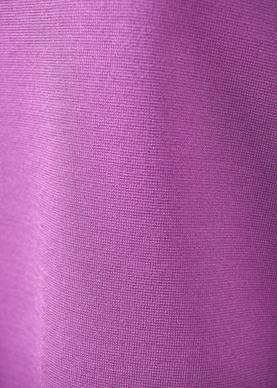 Purple sleeveless knitted sweater