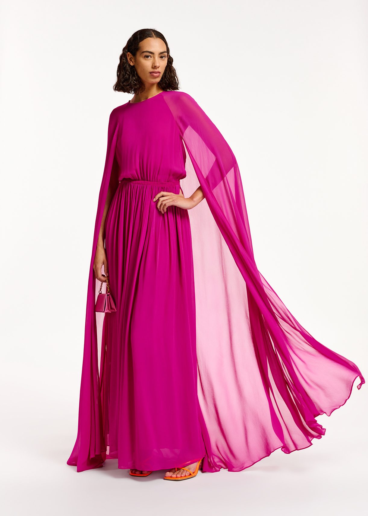 Fuchsia maxi dress with cape-like sleeves | Essentiel